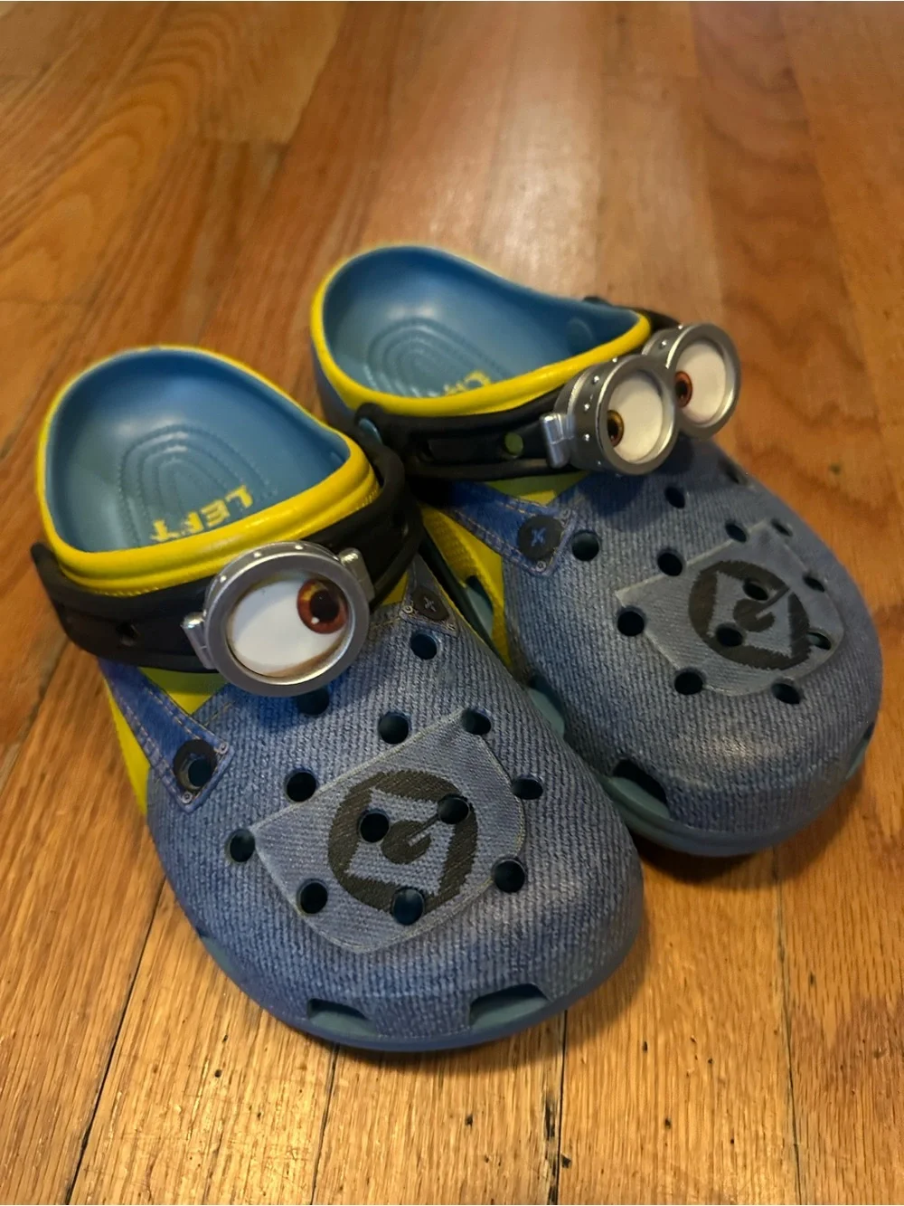 CROCS minion size